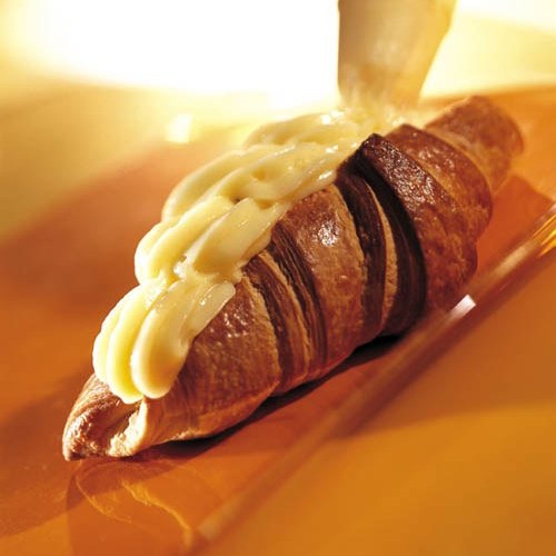 Croissant met gele room