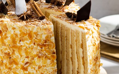 Chai Latte Vertical Layer Cake XL