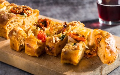 Focaccia met Panoplus Pomodoro (vegan)