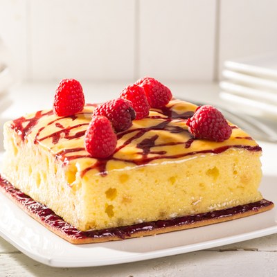 Frambozen Lemon Cake