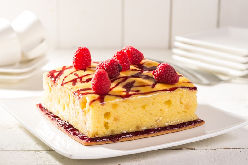 Frambozen Lemon Cake