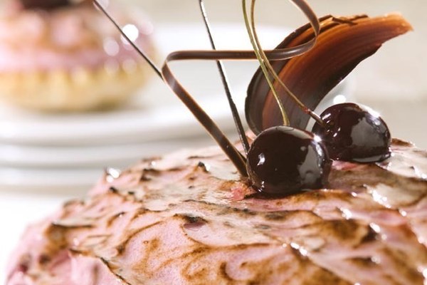 Kersenschuim Dessertschelp met Fruitful Cherry en Bianca
