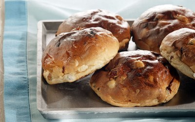 Krentenbollen met Parade Oliebol VV