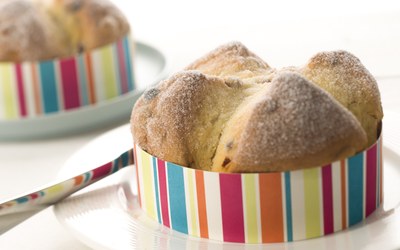 Kwarkbollen met Basis-Quarkteig in bakring gekleurd