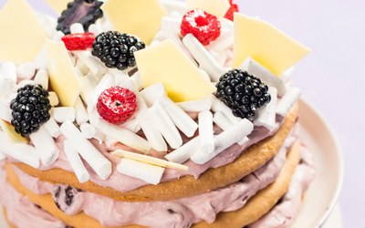 Naked Cake Rood Fruit
