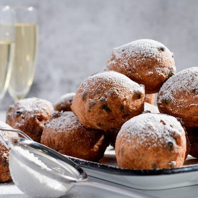 Oliebollen met Parade Oliebol VV (doseermachine)
