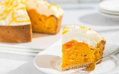 Oranje Boven SinaasAppeltaartje met Fantasy Orange Cake