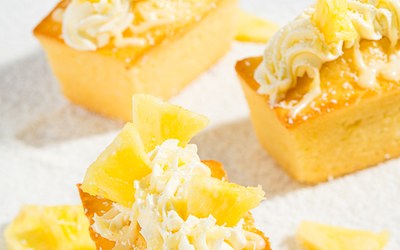 Pina Colada Mini Cocktail Cakes