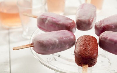 Red Velvet Cakestick