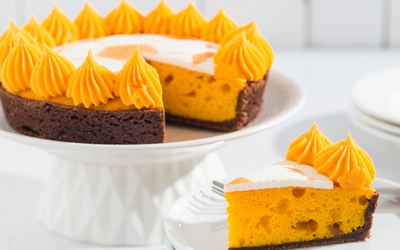 Voetbaltaart van Goud met Fantasy Orange Cake