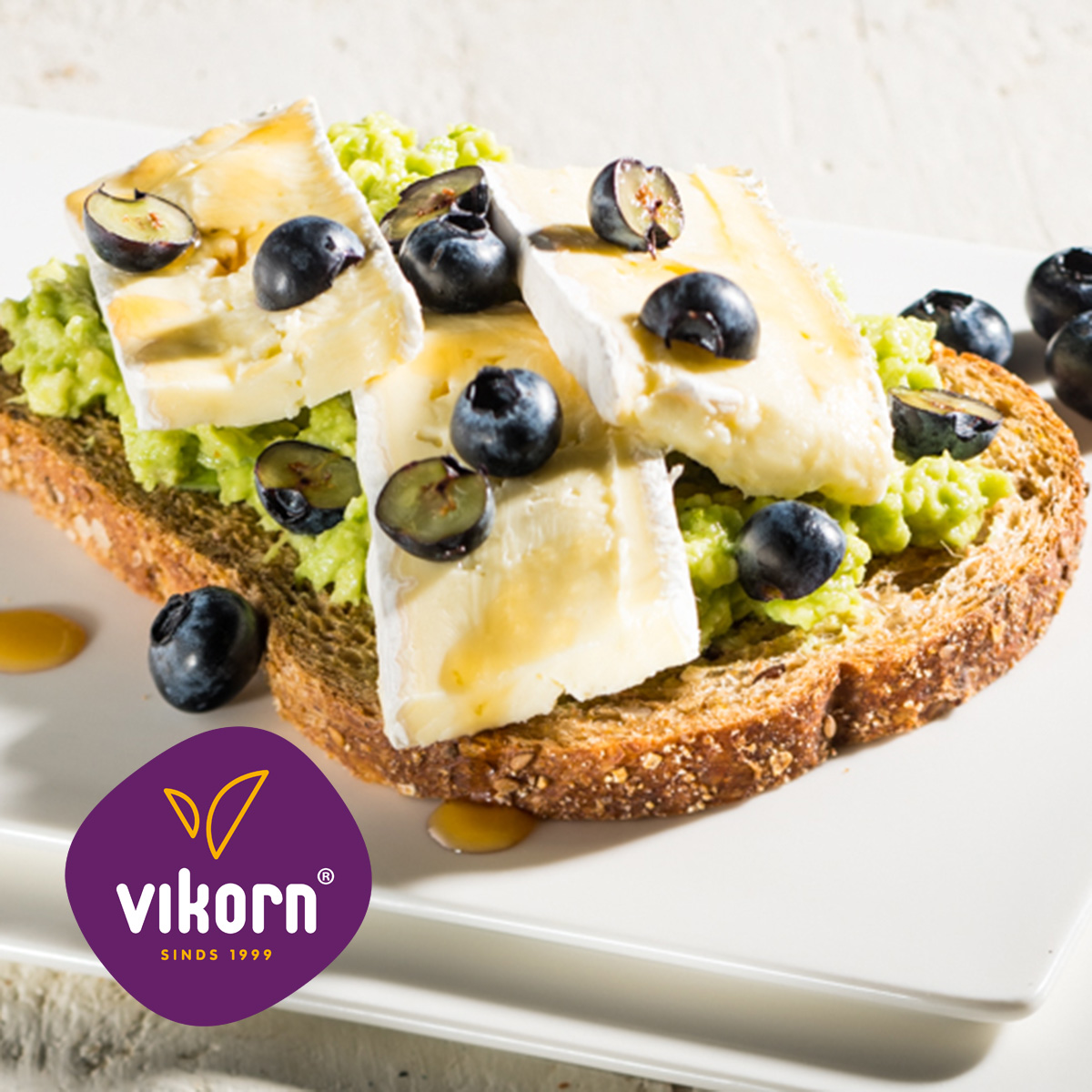 EBO_210804-134-met logo.jpg