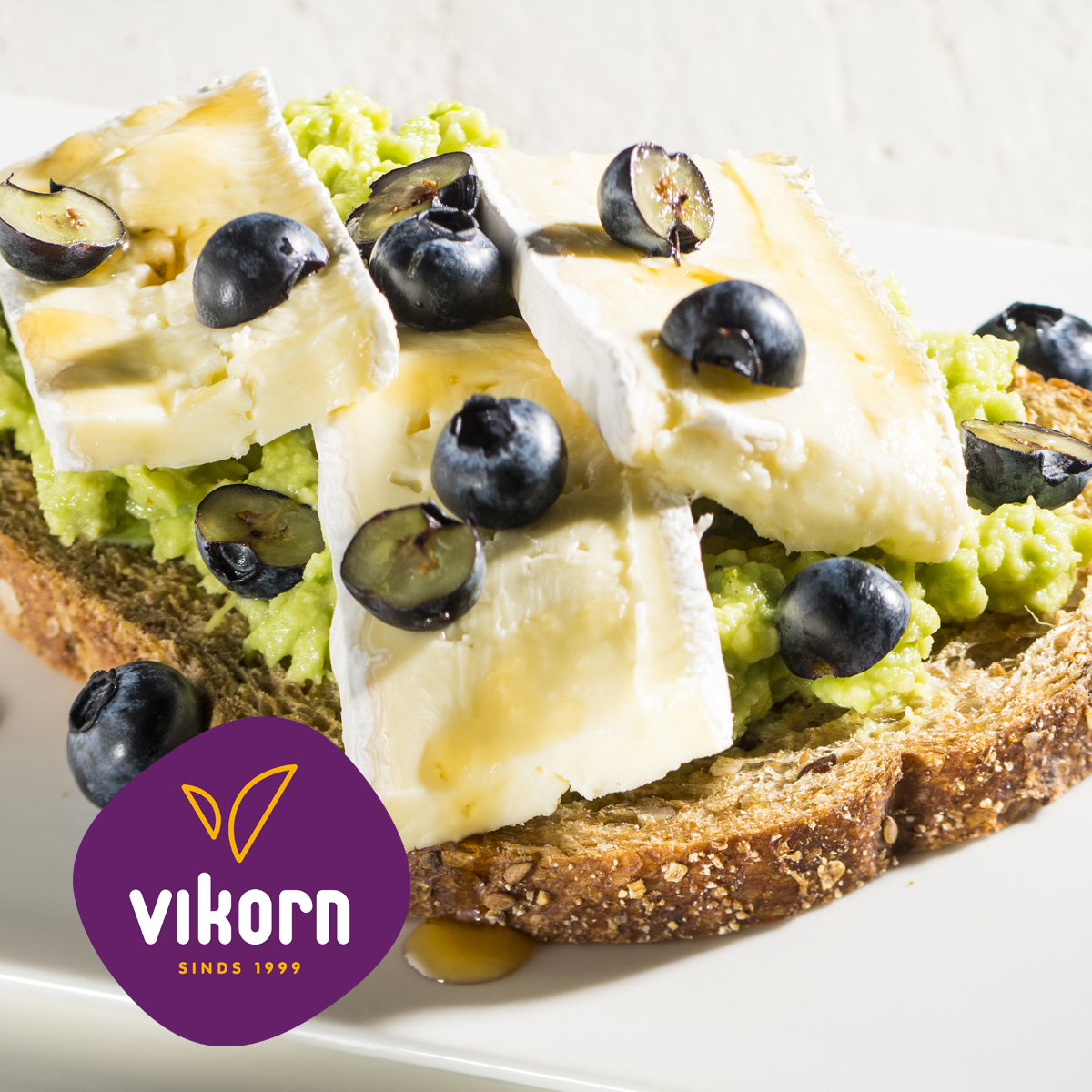 EBO_210804-134-met logo.jpg